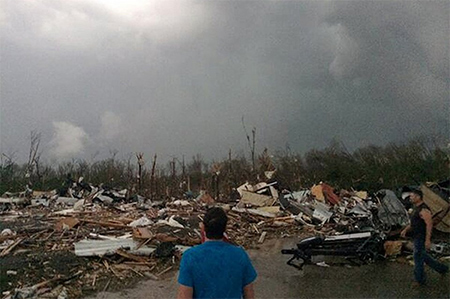 Tormentas y tornados atacan el centro y sur de EEUU